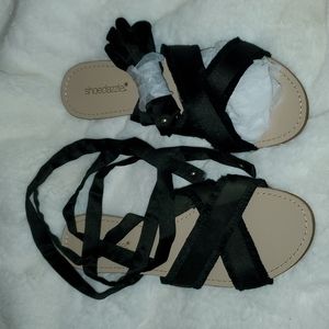 Black strap tie sandals